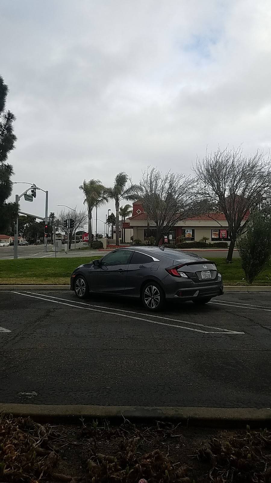 Jack in the Box | restaurant | 2306 S Broadway, Santa Maria, CA 93454, USA | 8059220627 OR +1 805-922-0627