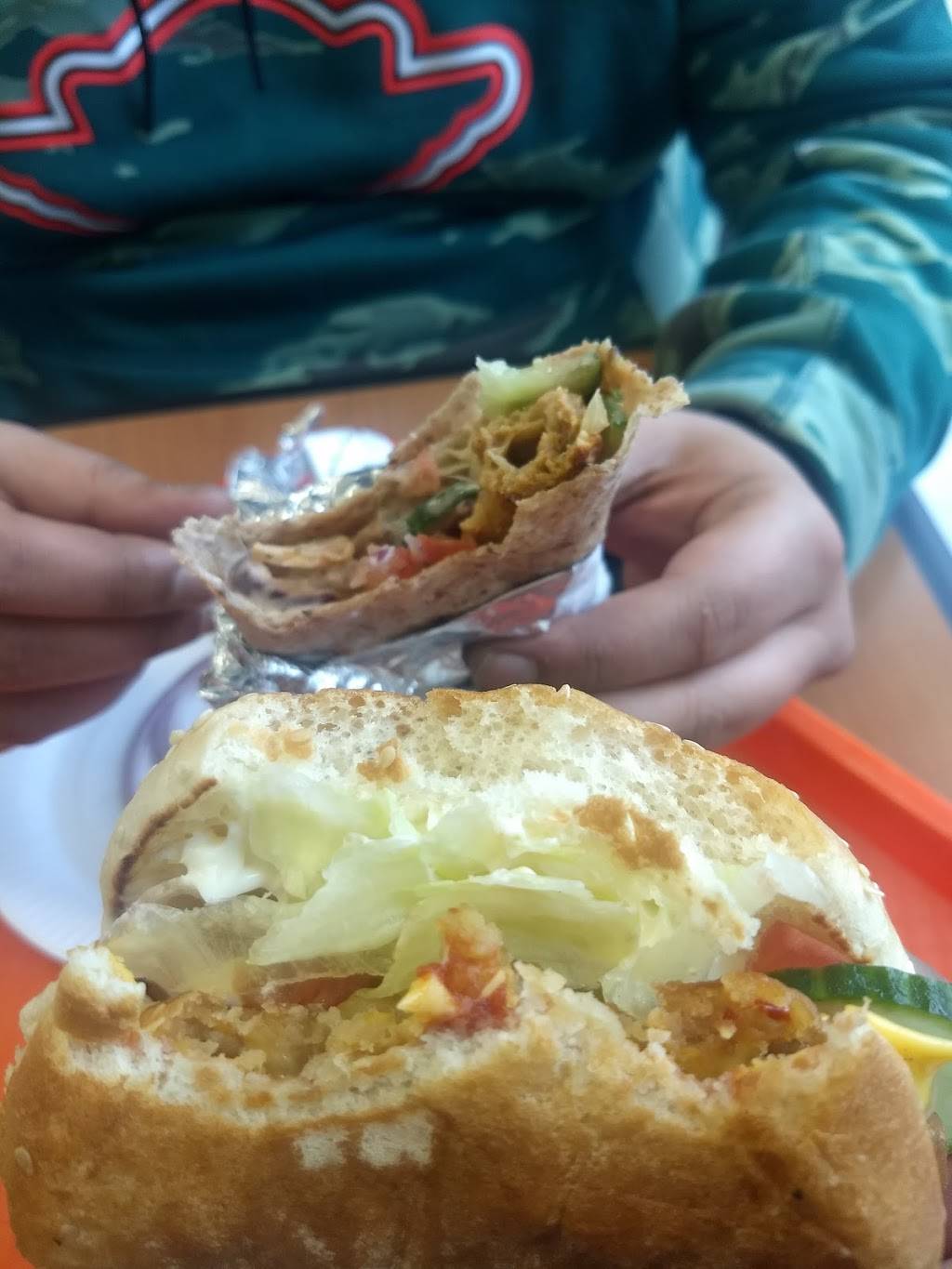 Bollywood Blvd | restaurant | 680 Rexdale Blvd #25, Etobicoke, ON M9W 0B5, Canada | 4166791166 OR +1 416-679-1166