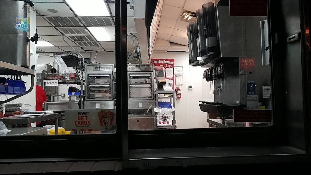 KFC | restaurant | 441 S West St, Wichita, KS 67213, USA | 3169459143 OR +1 316-945-9143
