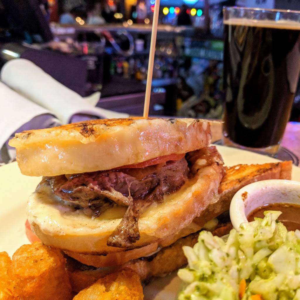 Stubbys Gastrogrub & Beer Bar | restaurant | 2060 N Humboldt Blvd Suite 200, Milwaukee, WI 53212, USA | 4147636324 OR +1 414-763-6324