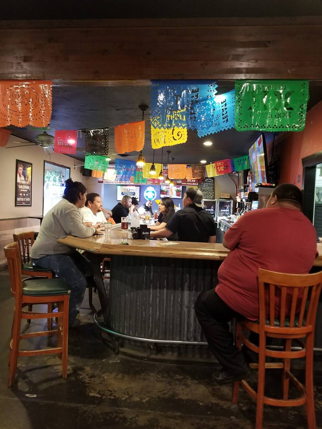 Zitios | restaurant | 11 East St, Woodland, CA 95776, USA | 5306696932 OR +1 530-669-6932