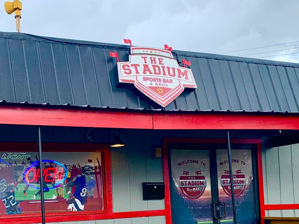 The Stadium Sports Bar and Grille | restaurant | 3156 Airport Blvd, Mobile, AL 36606, USA | 2517256487 OR +1 251-725-6487