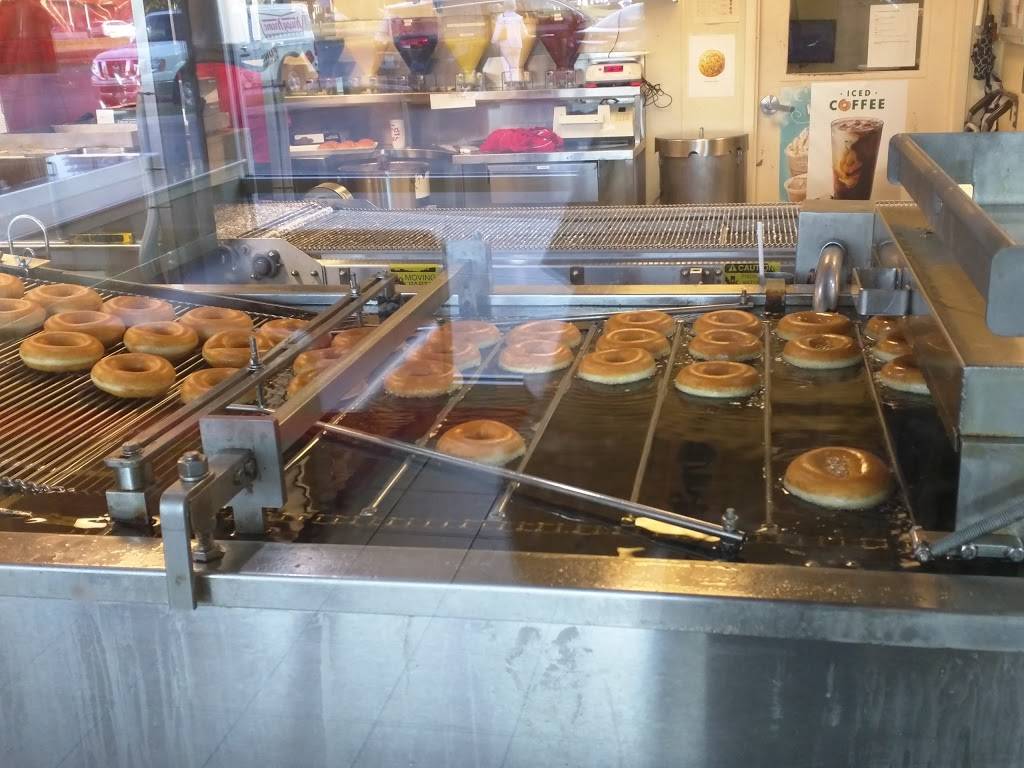 Krispy Kreme | bakery | 4074 Parkway, Pigeon Forge, TN 37863, USA | 8654283222 OR +1 865-428-3222