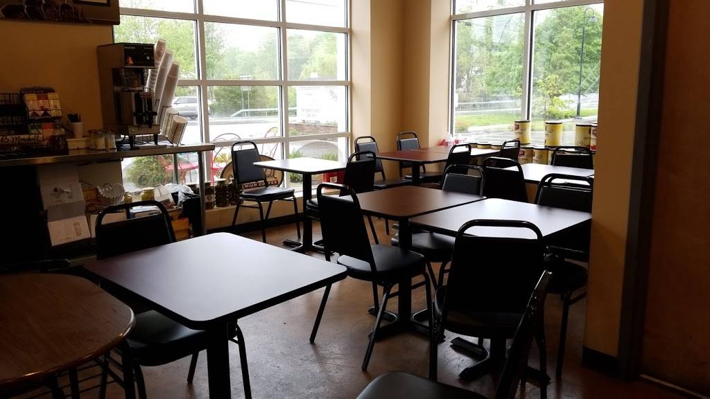 Shellys Deli (Poughkeepsie) | restaurant | 481 Violet Ave, Poughkeepsie, NY 12601, USA | 8454713663 OR +1 845-471-3663