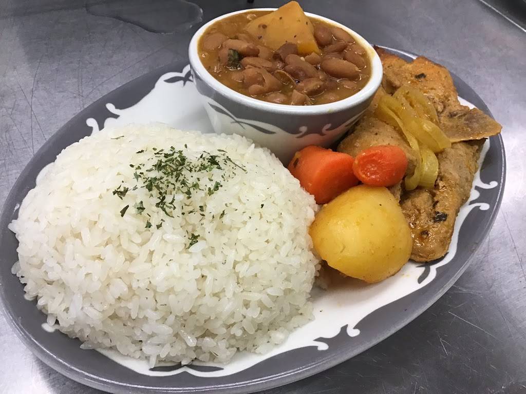 El Gustazo Puerto Rican Restaurant | restaurant | 3505 Spring St, Racine, WI 53405, USA | 2624564881 OR +1 262-456-4881