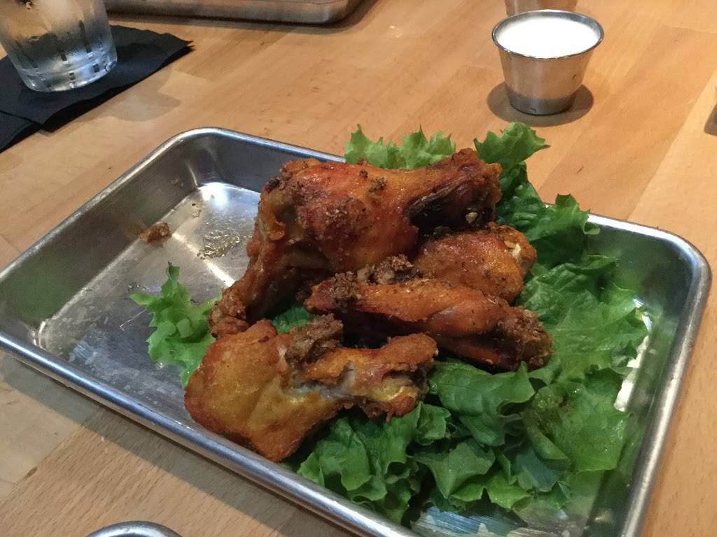 The Bunker Hill Bar & Grill Valencia | restaurant | 24201 W, Valencia Blvd #3690, Valencia, CA 91355, USA | 6612862312 OR +1 661-286-2312