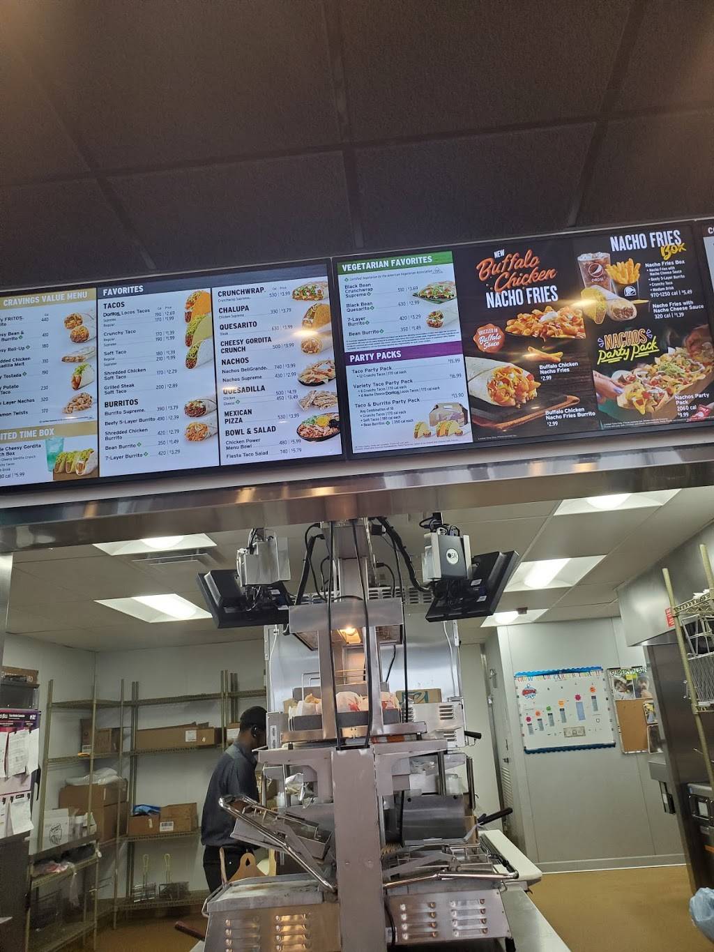 Taco Bell | meal takeaway | 4249 Interpark Dr, Auburn Hills, MI 48326, USA | 2488383117 OR +1 248-838-3117
