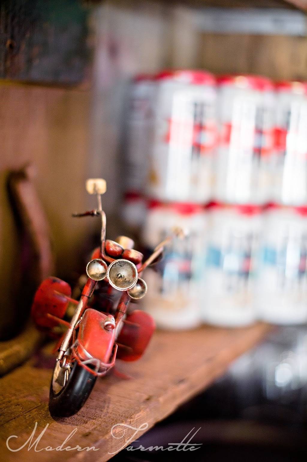 Big Iron Horse Barbecue | restaurant | 205 Park Ave, Barrington, IL 60010, USA | 8473824766 OR +1 847-382-4766