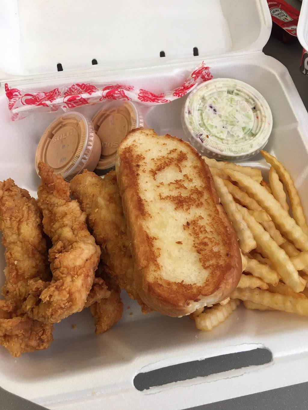 Raising Canes Chicken Fingers | meal takeaway | 13350 Dallas Pkwy, Dallas, TX 75240, USA | 9727162084 OR +1 972-716-2084