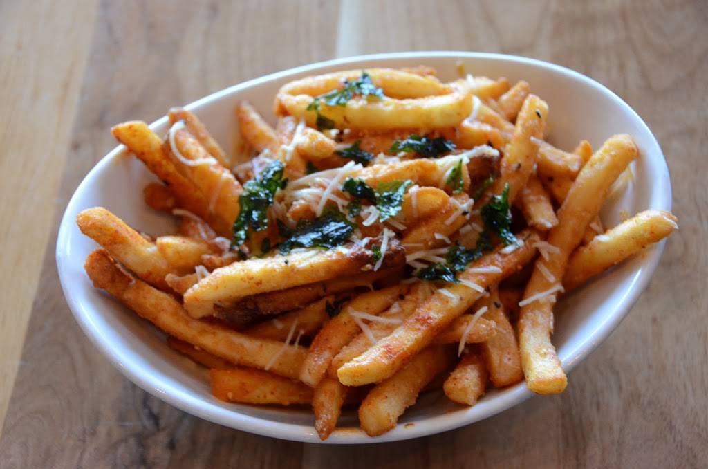 30hop Iowa River Landing | restaurant | 900 E 2nd Ave, Coralville, IA 52241, USA | 3193513800 OR +1 319-351-3800