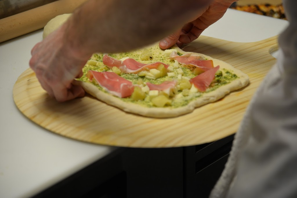 Everyones Pizza | restaurant | 403 Elm St, Johnson City, TN 37601, USA | 4232682037 OR +1 423-268-2037