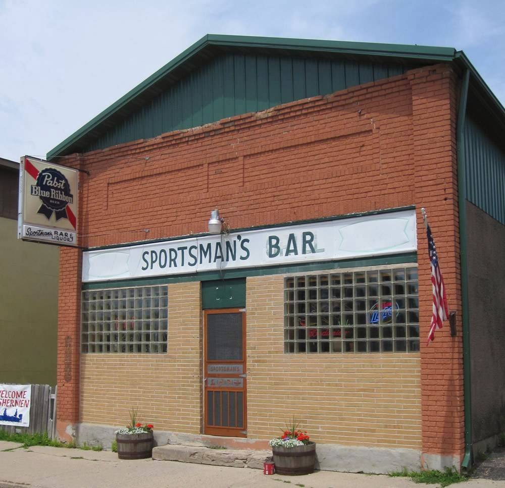 Sportsmans Bar | night club | 106 E Main Ave, Clitherall, MN 56524, USA | 2188641000 OR +1 218-864-1000