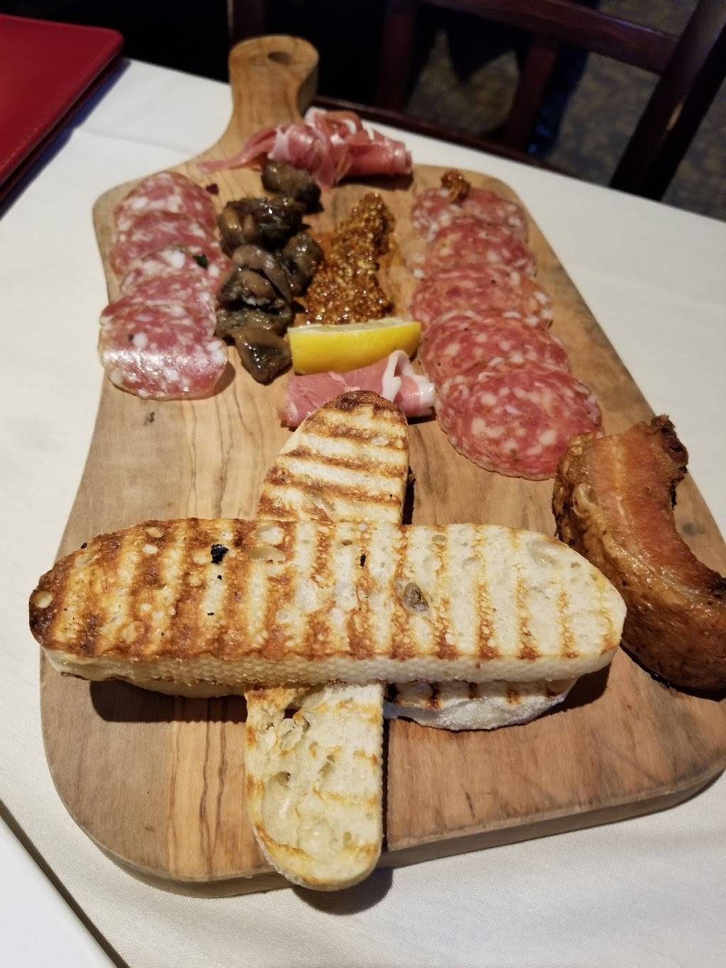 Abigails Grille and Wine Bar | restaurant | 4 Hartford Rd, Weatogue, CT 06089, USA | 8602641580 OR +1 860-264-1580