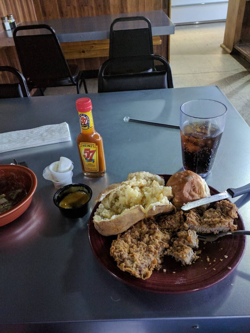 Easley Cattle Co | restaurant | 610 TX-243, Canton, TX 75103, USA | 9035670320 OR +1 903-567-0320