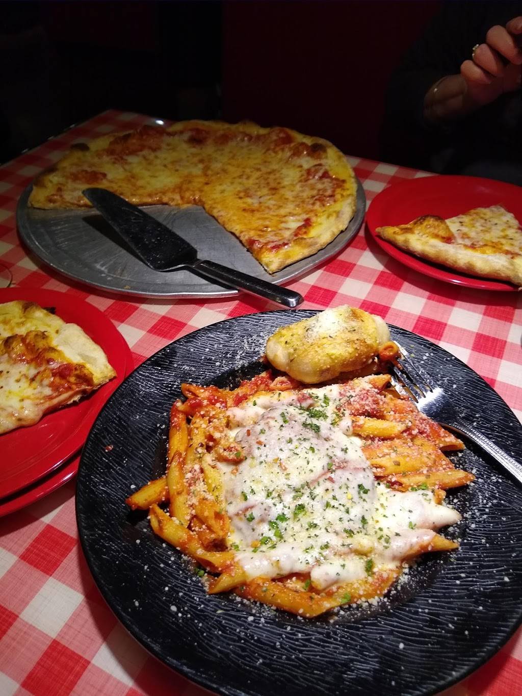 Tomasinos Pizza III | restaurant | 920 International Pkwy #1016, Lake Mary, FL 32746, USA | 4073337499 OR +1 407-333-7499