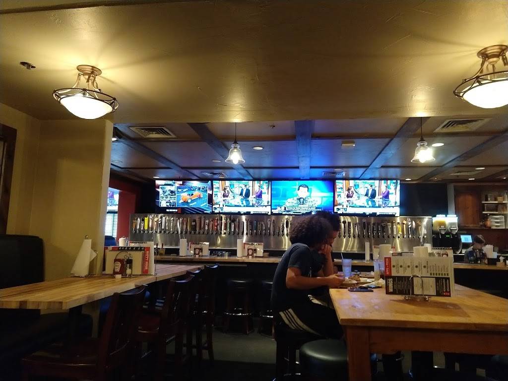 Johnny’s Italian-American Tavern by Carino’s | restaurant | 231 SW Loop 410, San Antonio, TX 78245, USA | 2106477705 OR +1 210-647-7705