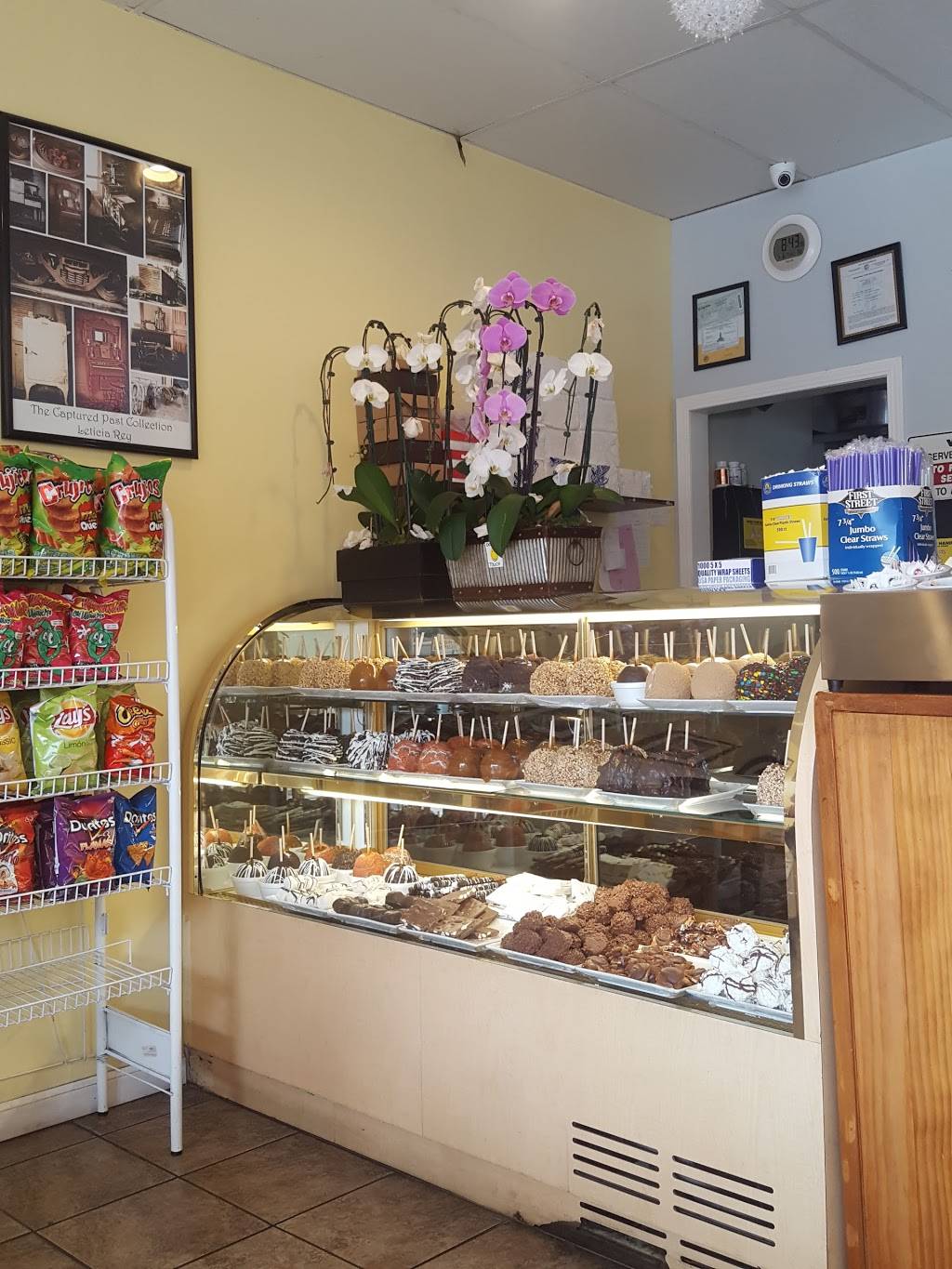 Chocolate Cafe | meal takeaway | 4530, 3319 Pico Blvd, Los Angeles, CA 90019, USA | 3237347679 OR +1 323-734-7679