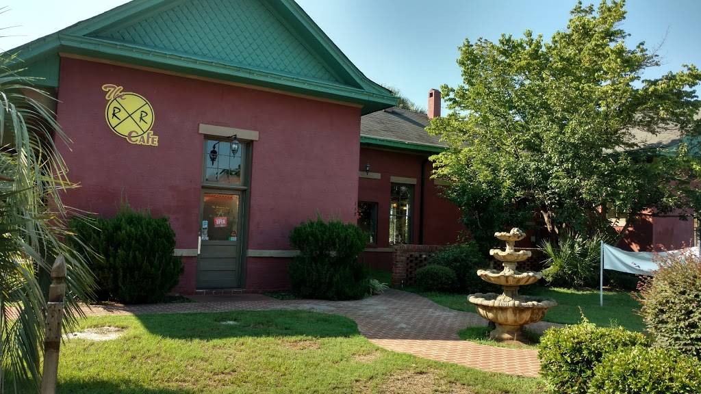 The Railroad Cafe | restaurant | 117 Lowe St, Fort Valley, GA 31030, USA | 4788275252 OR +1 478-827-5252