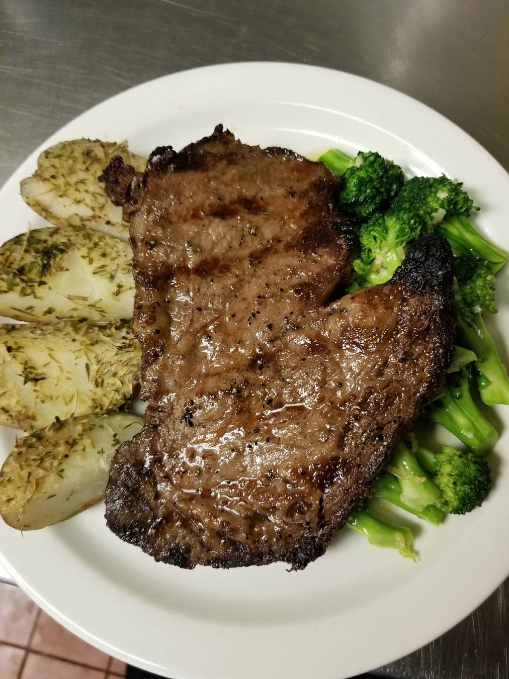 JD McGillicuddys | restaurant | 473 Leverington Avenue, Philadelphia, PA 19128, USA | 2673352672 OR +1 267-335-2672