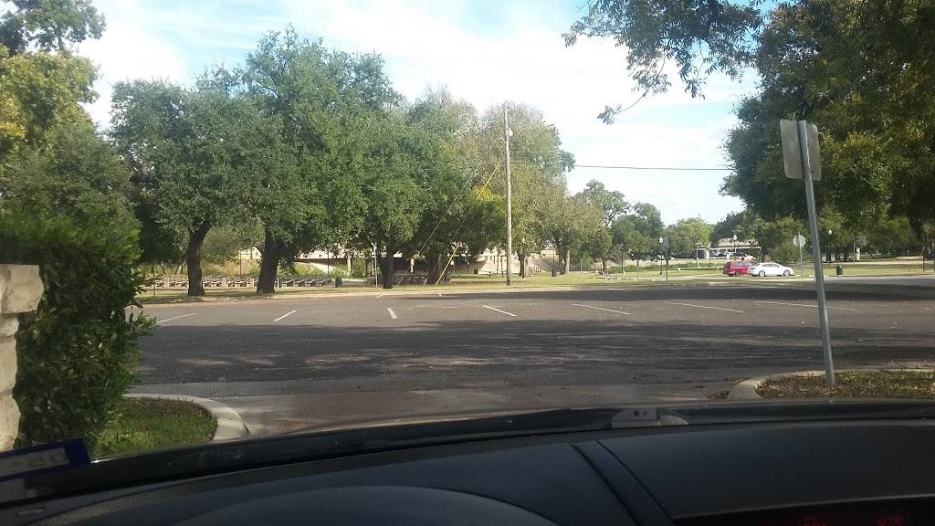 Boeselt Enterprises | restaurant | 1205 N Beal St, Belton, TX 76513, USA | 2549338913 OR +1 254-933-8913