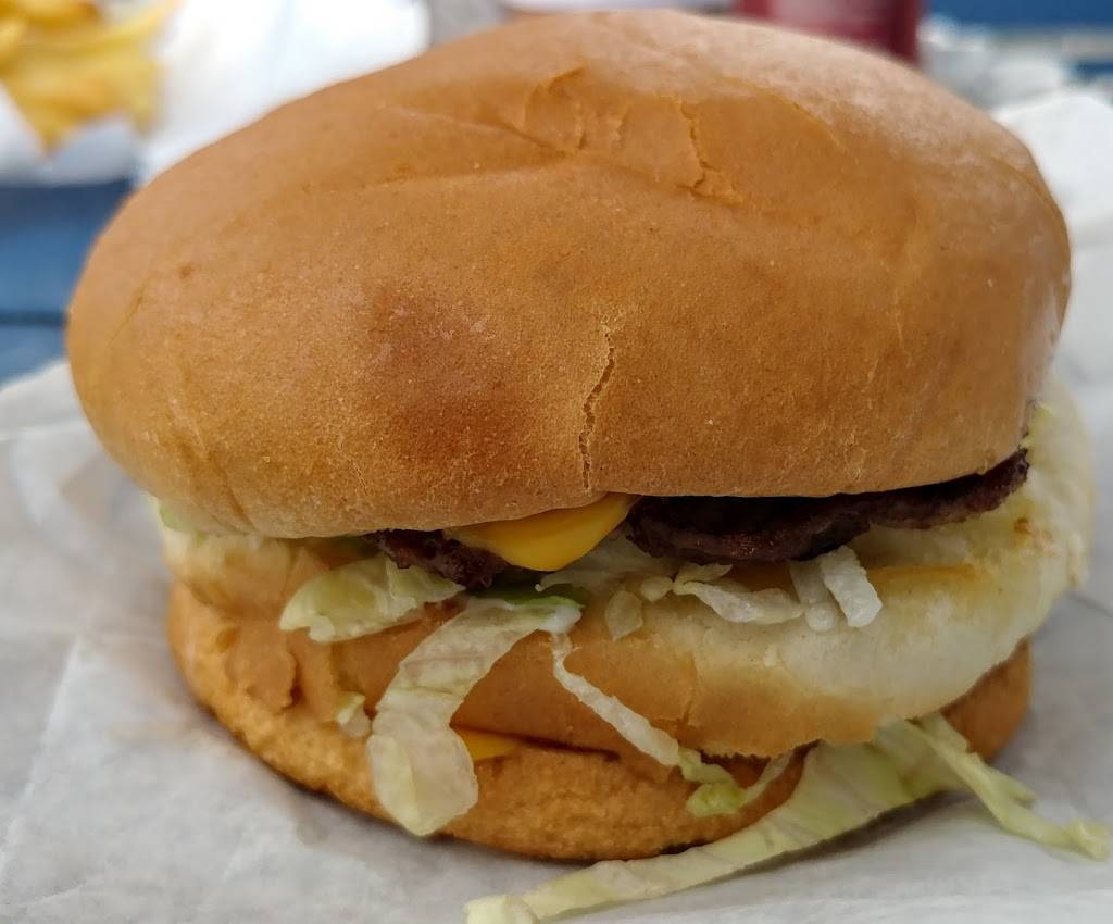 Pepper Tree Frosty | restaurant | 270 S Santa Fe Ave, Vista, CA 92084, USA | 7607260732 OR +1 760-726-0732