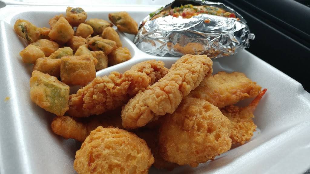 Captain Ds | restaurant | 1800 Opelika Rd, Auburn, AL 36830, USA | 3348213507 OR +1 334-821-3507