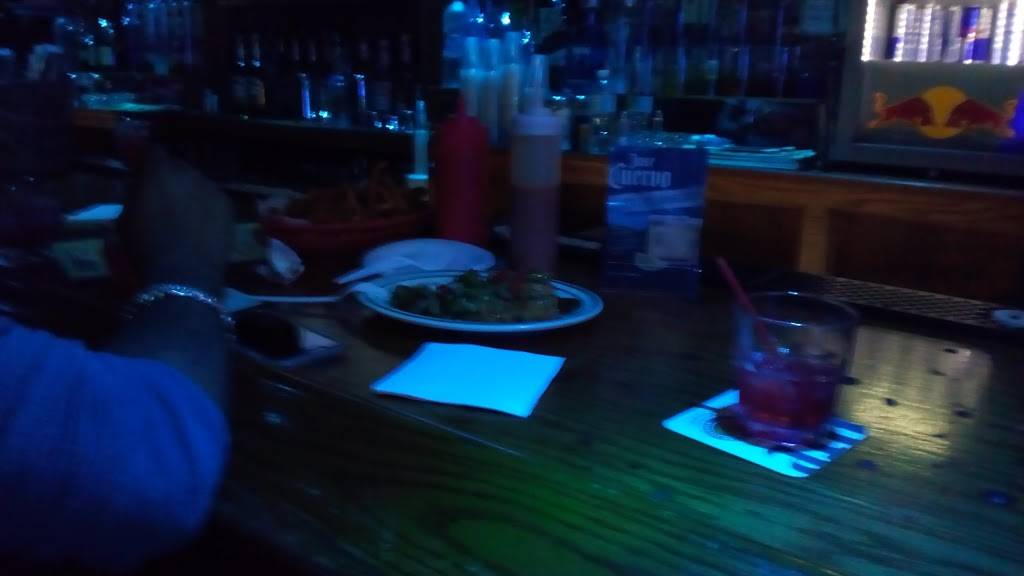 Johnnys | restaurant | 10709 Rockaway Blvd, Ozone Park, NY 11417, USA | 7188353035 OR +1 718-835-3035