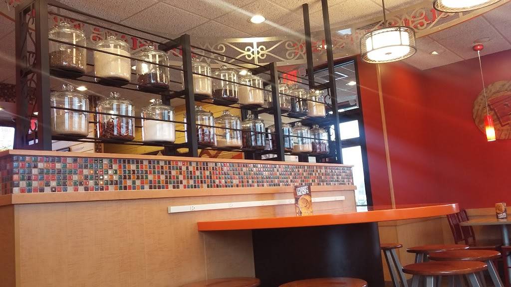 Popeyes Louisiana Kitchen | restaurant | 2150 Alpine Ave NW, Walker, MI 49544, USA | 6163332792 OR +1 616-333-2792