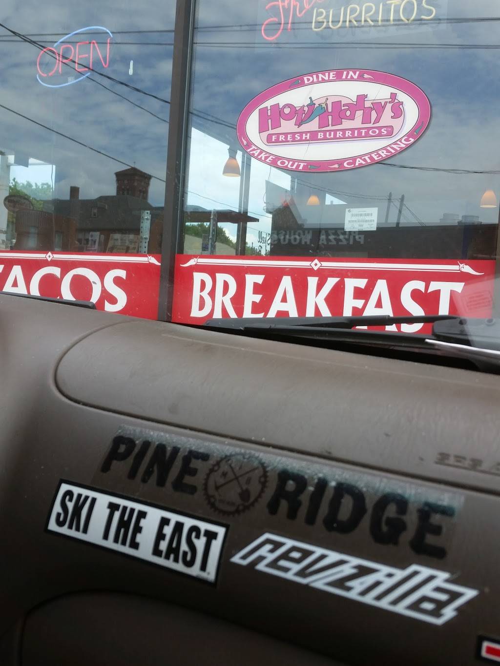 Hot Harrys Fresh Burritos | restaurant | 724 Tyler St, Pittsfield, MA 01201, USA | 4134482220 OR +1 413-448-2220