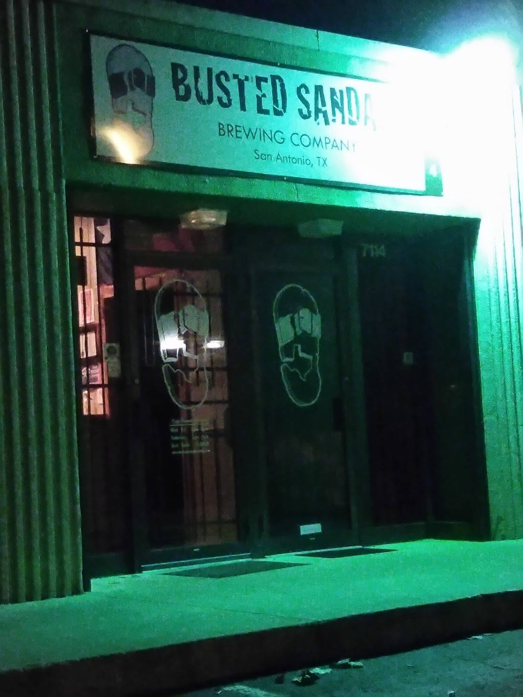Busted Sandal Brewing Company | restaurant | 7114 Oaklawn Dr, San Antonio, TX 78229, USA | 2108721486 OR +1 210-872-1486
