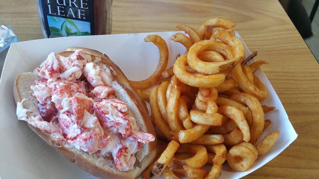 Douins Market & Diner | bakery | 150 Mercer Rd, New Sharon, ME 04955, USA | 2077784111 OR +1 207-778-4111