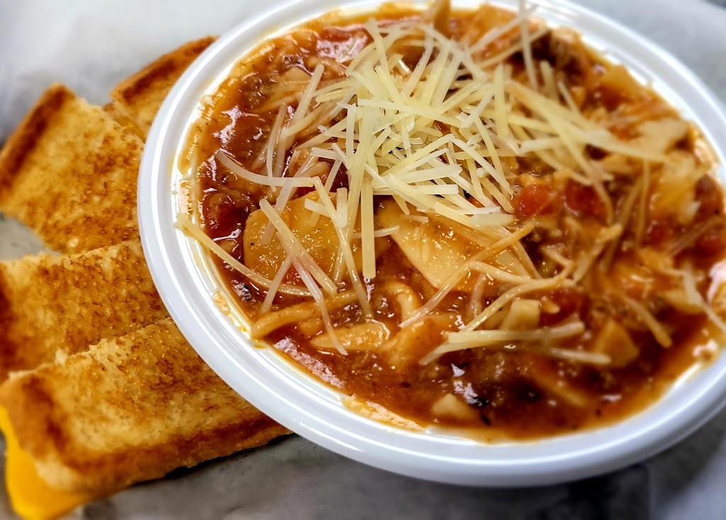 The Backstretch Bar & Grill | restaurant | 729 W Madison St, Pontiac, IL 61764, USA | 8158423304 OR +1 815-842-3304