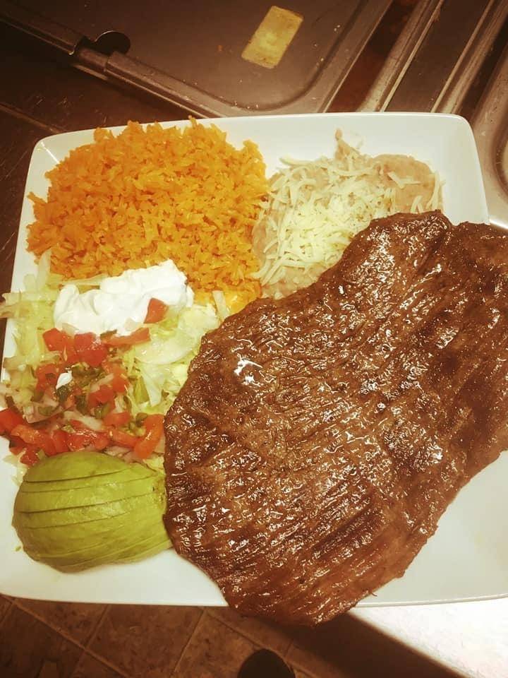 Pollos Gomez | restaurant | 910 N Main St, Shelbyville, TN 37160, USA | 9312129938 OR +1 931-212-9938