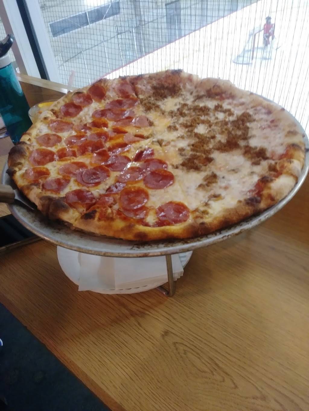 Cellys Bar and Grill | restaurant | Littleton, CO 80120, USA | 3032286951 OR +1 303-228-6951