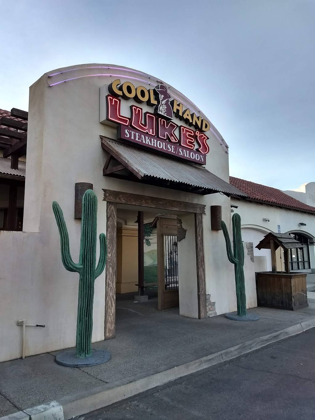 Cool Hand Lukes Steakhouse | restaurant | 955 Shaw Ave, Clovis, CA 93612, USA | 5592977435 OR +1 559-297-7435