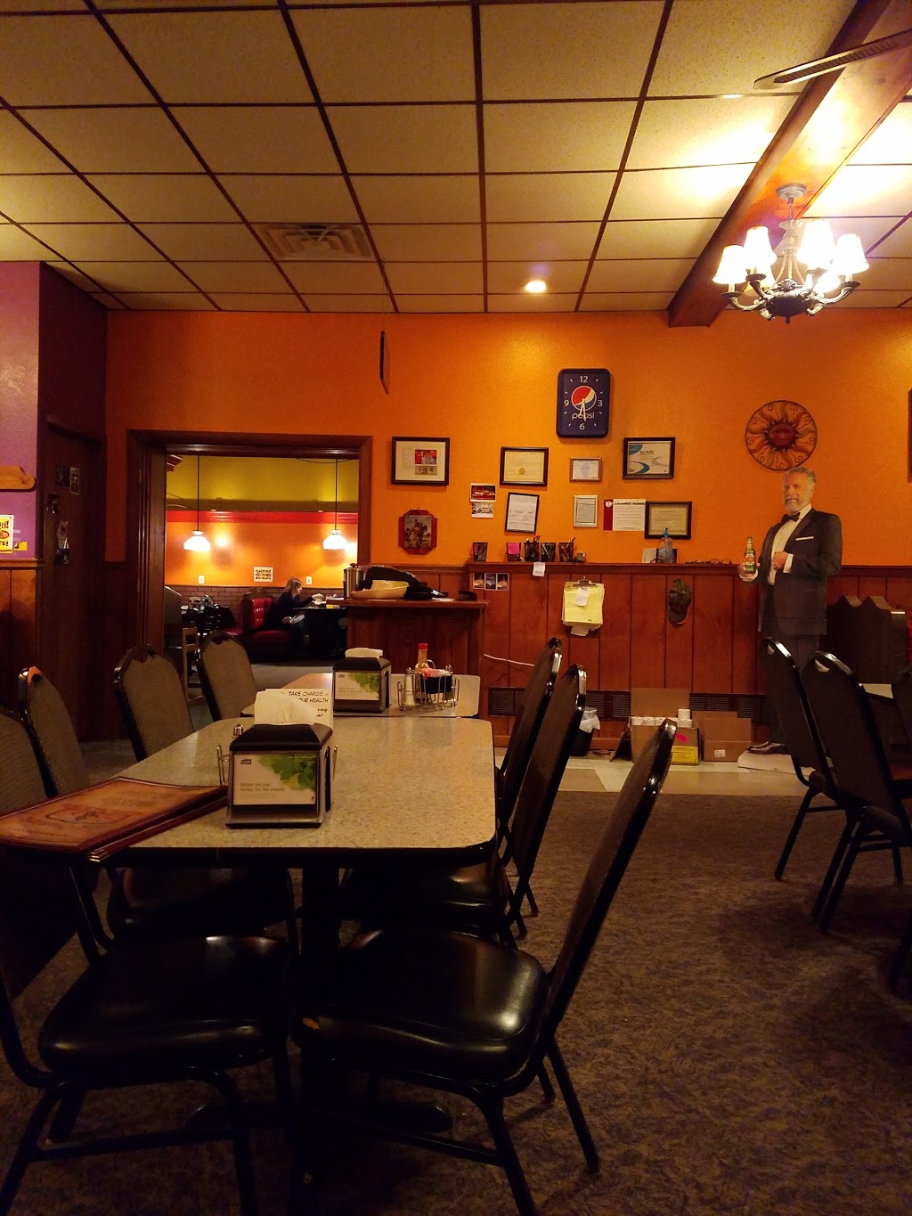 Los Charros Inc | restaurant | 65 S Adams St, Carthage, IL 62321, USA | 2173579491 OR +1 217-357-9491