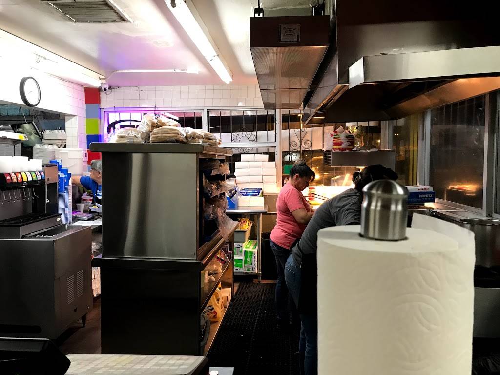 Dog House Drive In | meal takeaway | 1216 Central Ave NW, Albuquerque, NM 87102, USA | 5052431019 OR +1 505-243-1019