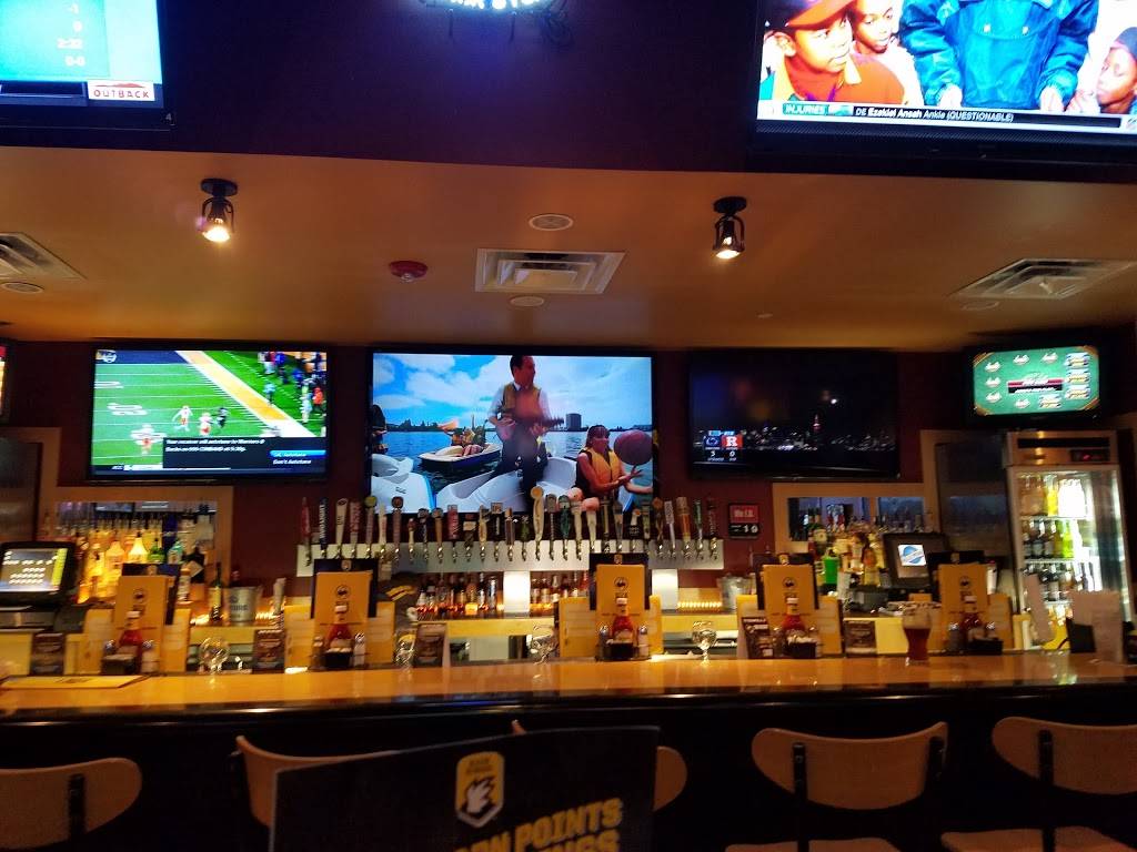 Buffalo Wild Wings | restaurant | 3600 N Freeway Blvd Suite 100, Sacramento, CA 95834, USA | 9169285748 OR +1 916-928-5748