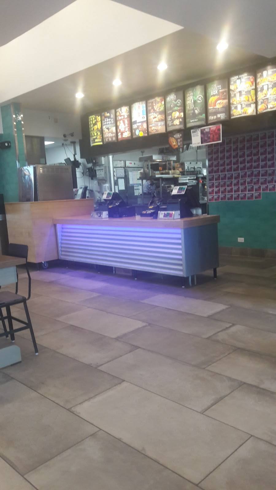 Taco Bell | meal takeaway | 945 Elmhurst Rd, Des Plaines, IL 60016, USA | 8474393898 OR +1 847-439-3898