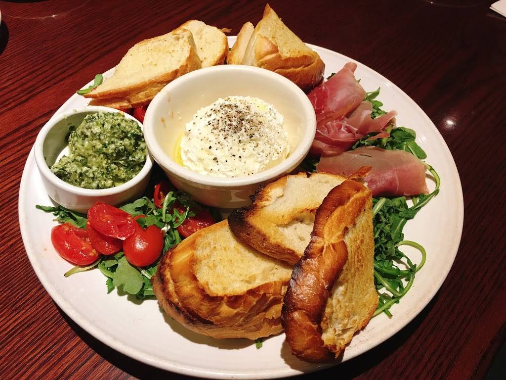 Carrabbas Italian Grill | restaurant | 6560 Strip Ave NW, Canton, OH 44720, USA | 3309662426 OR +1 330-966-2426