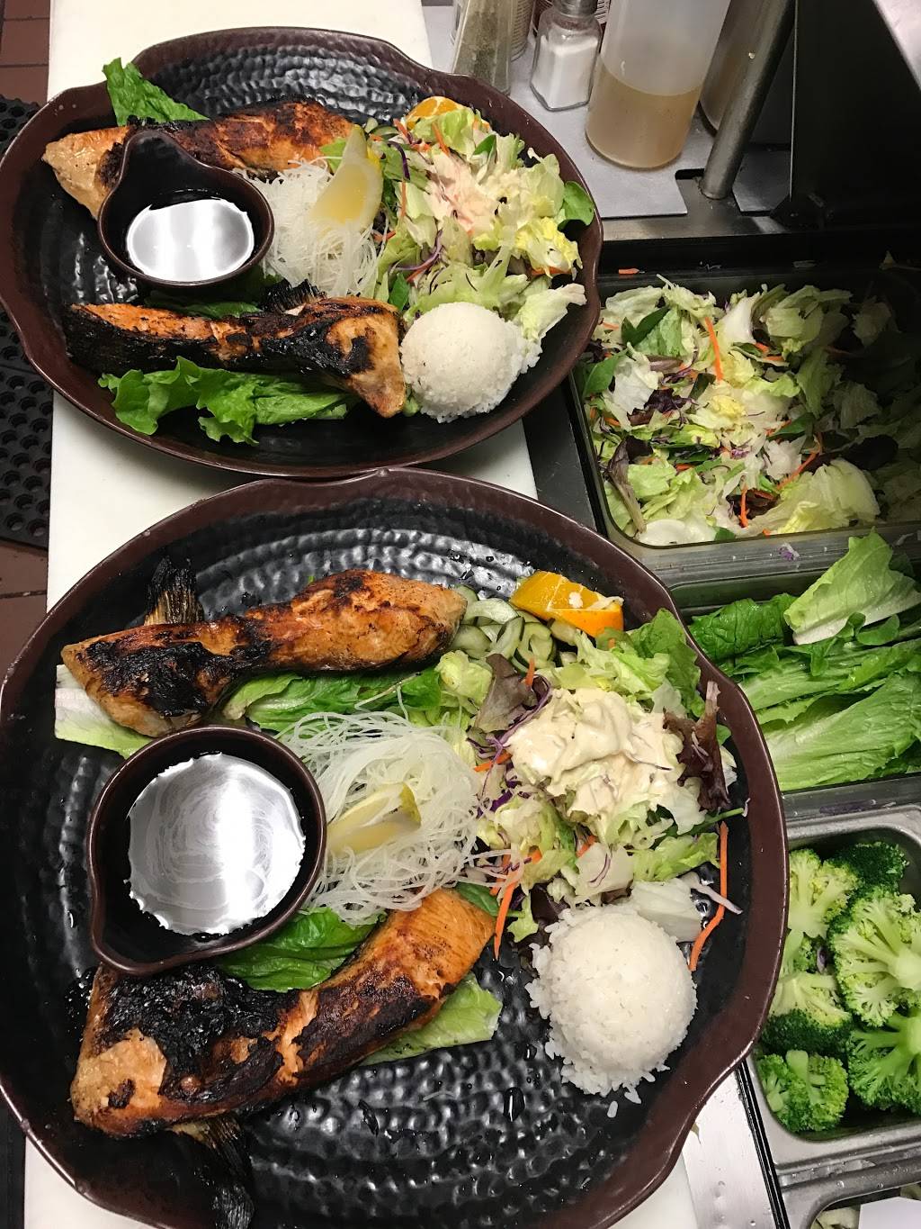 Niko Niko Sushi | restaurant | 8586, 12731 Towne Center Dr # F, Cerritos, CA 90703, USA | 5628652949 OR +1 562-865-2949