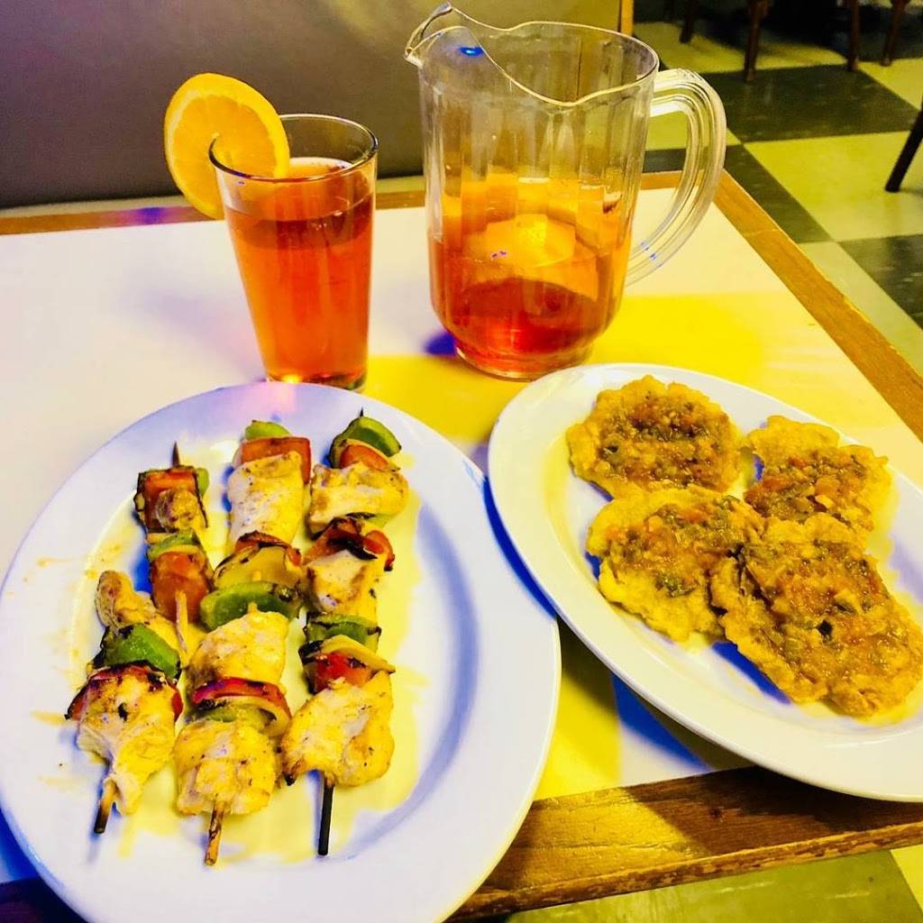 La Pradera Bar & Grill | restaurant | 1717 Middlesex St 2nd Fl, Lowell, MA 01851, USA | 9787585233 OR +1 978-758-5233