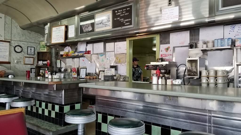 Hillsborough Diner | restaurant | 83 Henniker St, Hillsboro, NH 03244, USA | 6034643575 OR +1 603-464-3575