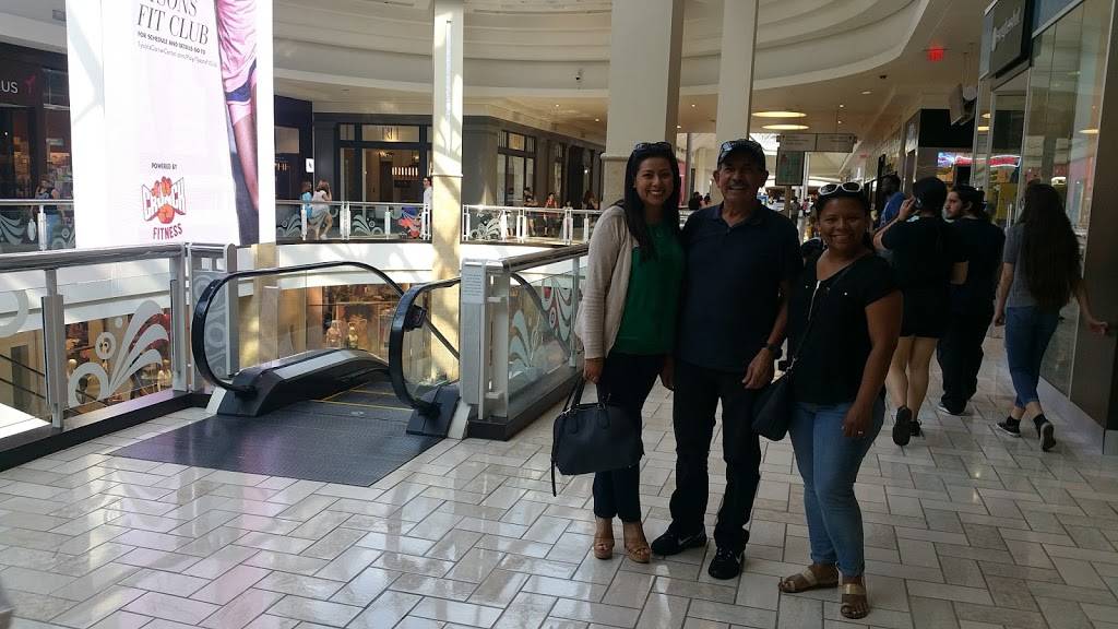 Mixing Bowl | restaurant | 1 Tysons Corner Center, McLean, VA 22102, USA | 7038931915 OR +1 703-893-1915