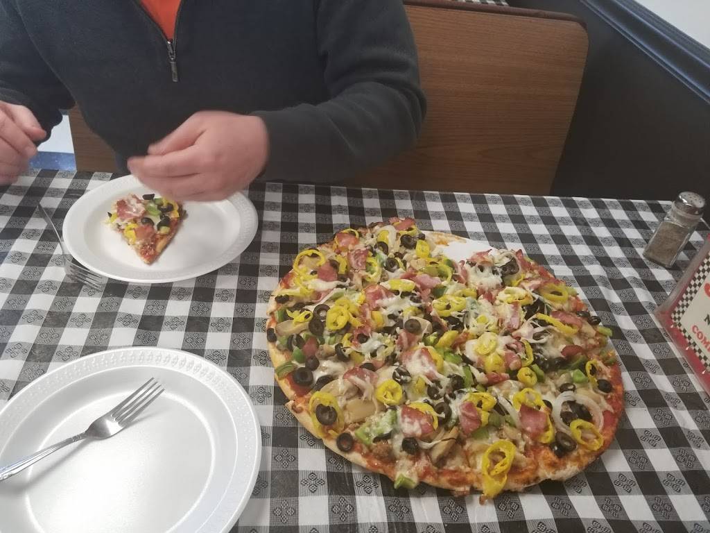 Josies Pizza Hilltop | restaurant | 3205 W Broad St, Columbus, OH 43204, USA | 6142747822 OR +1 614-274-7822