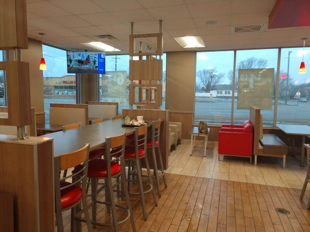 Burger King | restaurant | 2155 Dix Rd, Lincoln Park, MI 48146, USA | 3132097685 OR +1 313-209-7685