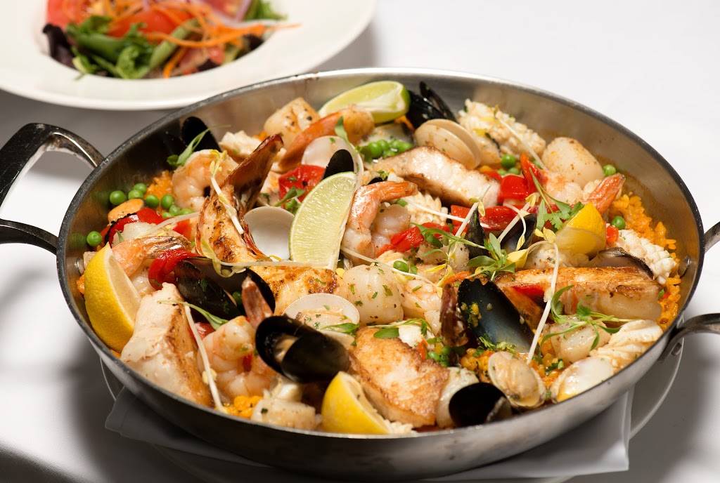 Lario’s On The Beach | restaurant | 820 Ocean Dr, Miami Beach, FL 33139, USA | 3055329577 OR +1 305-532-9577