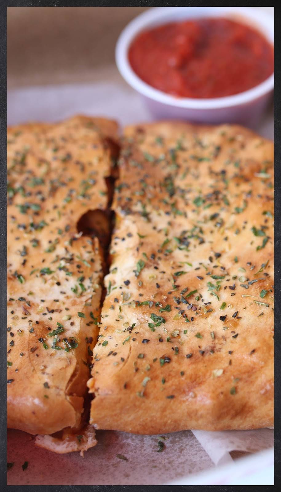 D.P. Dough | restaurant | 1515 E North Ave, Milwaukee, WI 53202, USA | 4147750555 OR +1 414-775-0555