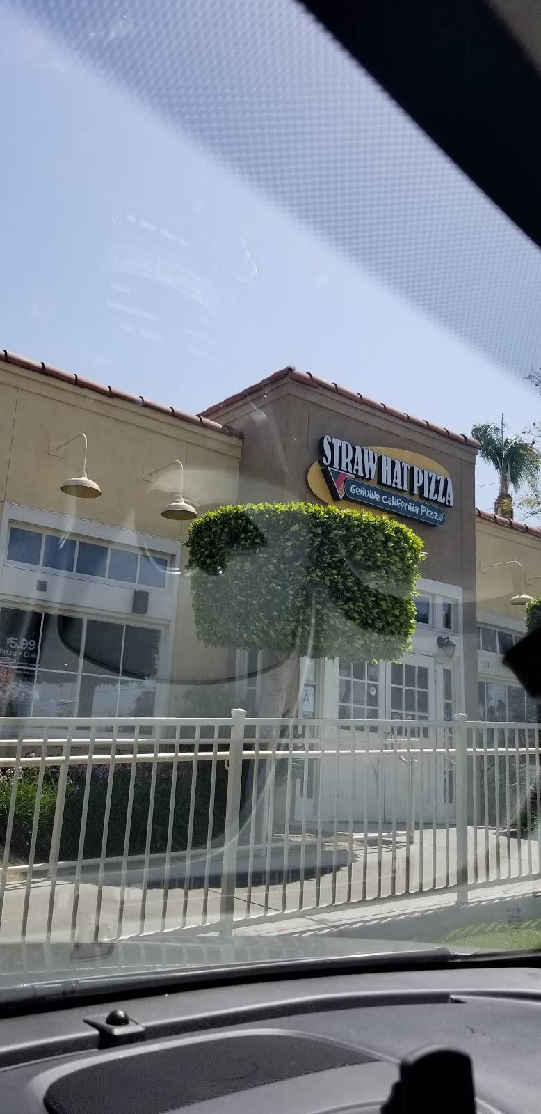 Straw Hat Pizza | restaurant | 3765 La Sierra Ave, Riverside, CA 92505, USA | 9513542590 OR +1 951-354-2590