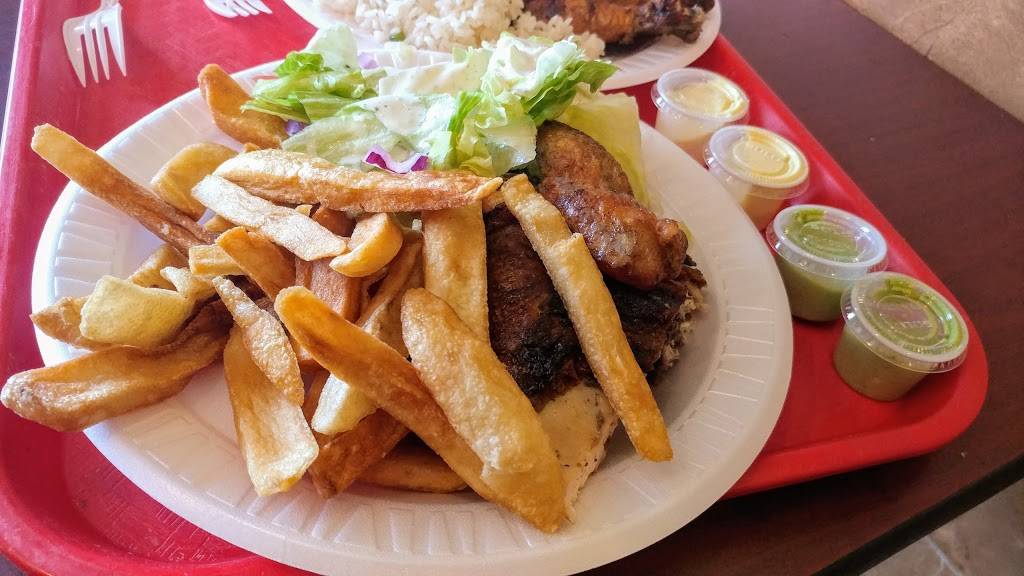 Super Chicken | restaurant | 422 S Washington St, Falls Church, VA 22046, USA | 7035385550 OR +1 703-538-5550